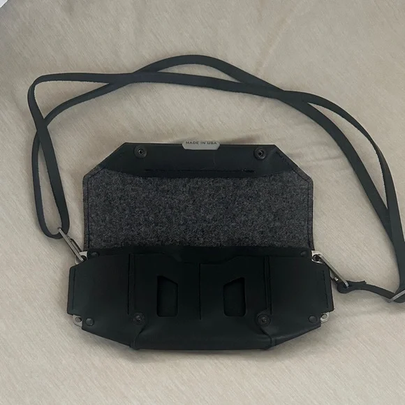 Trayvax Roam Clutch - Black Leather | New - Picture 2 of 4